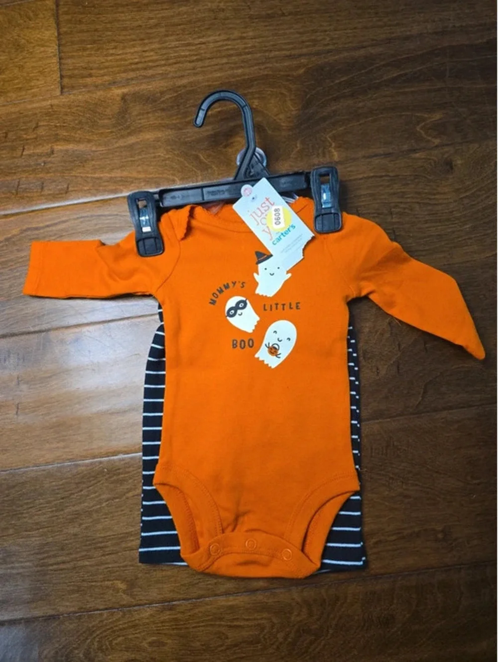 Nb brand new halloween outfit from carter's items, 608G8